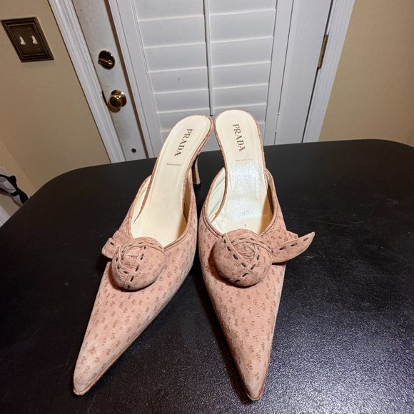 Prada eur 38 light brown suede pattenered mules  with rosette and pointy toe - Picture 11 of 11